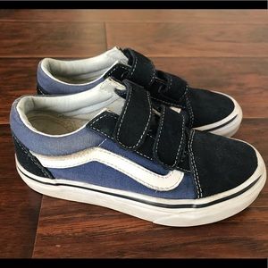 Boys Vans Old Skool V, size 12